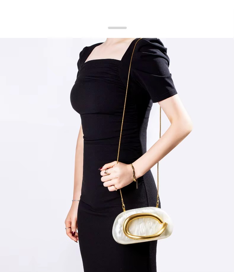 👜✨ حقيبة سهرة نسائية أنيقة
