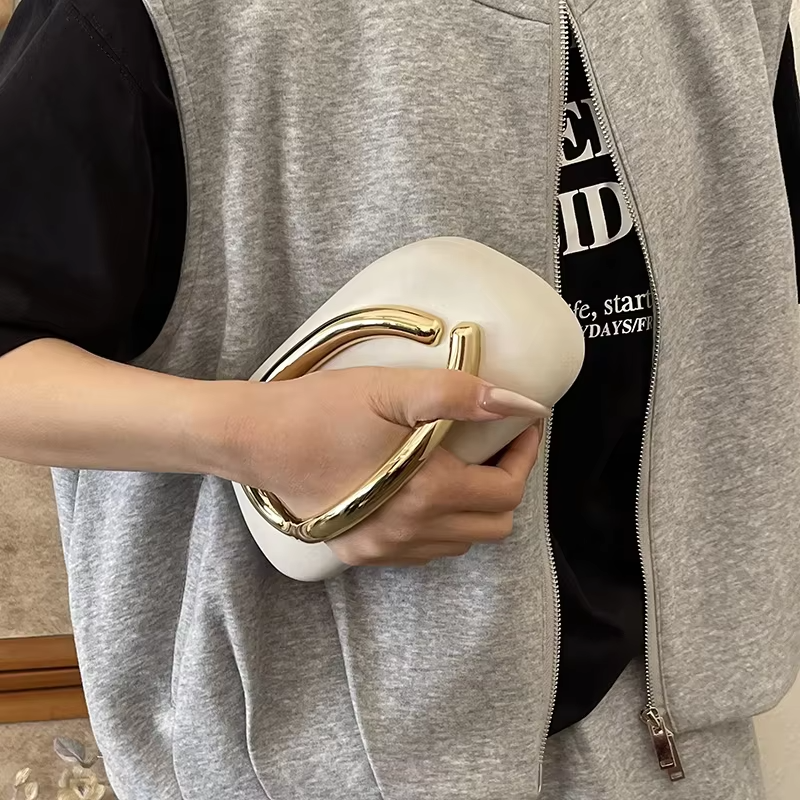 👜✨ حقيبة سهرة نسائية أنيقة
