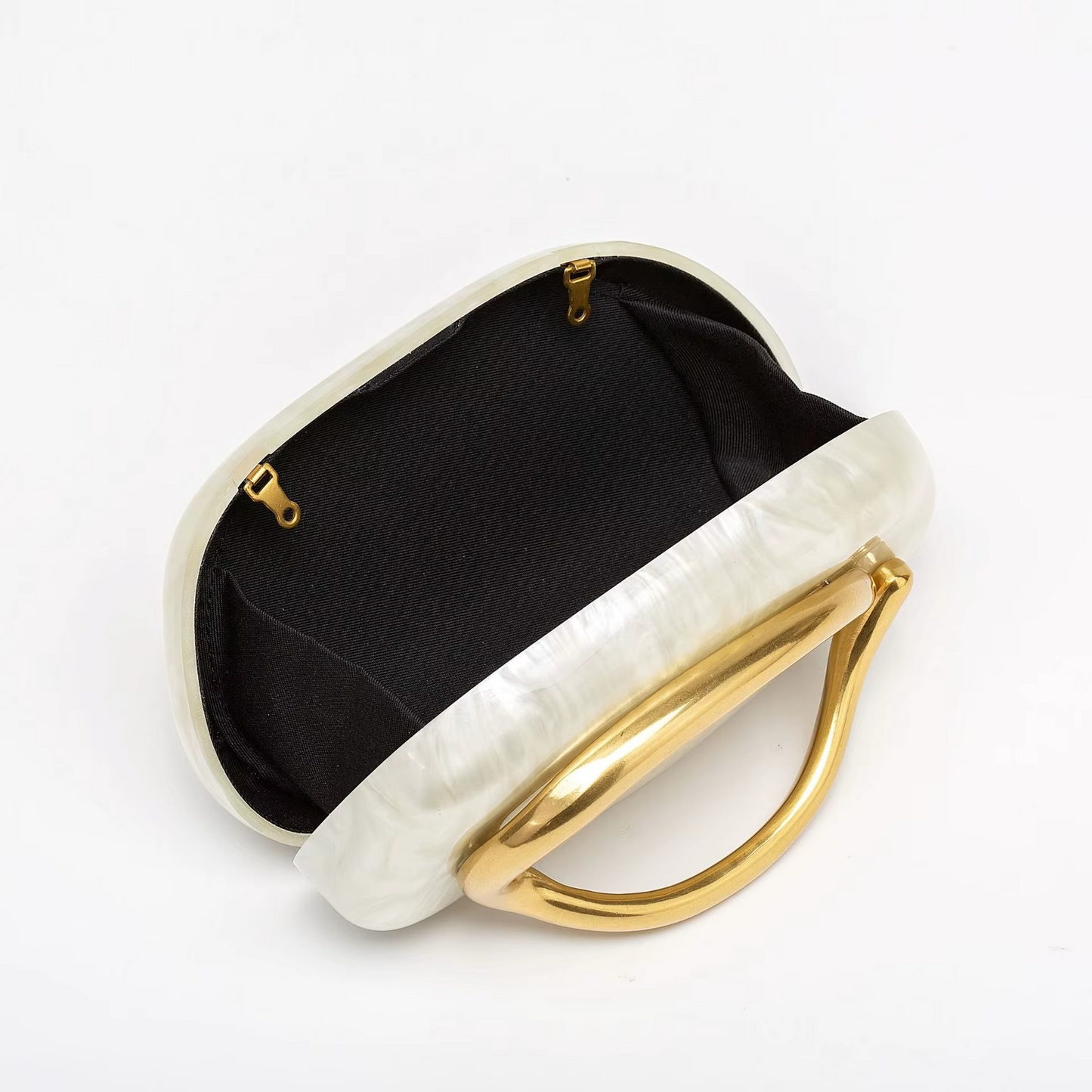👜✨ حقيبة سهرة نسائية أنيقة