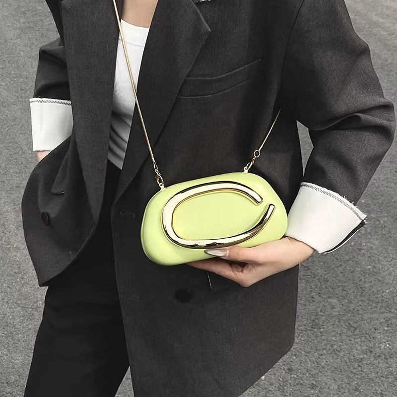 👜✨ حقيبة سهرة نسائية أنيقة