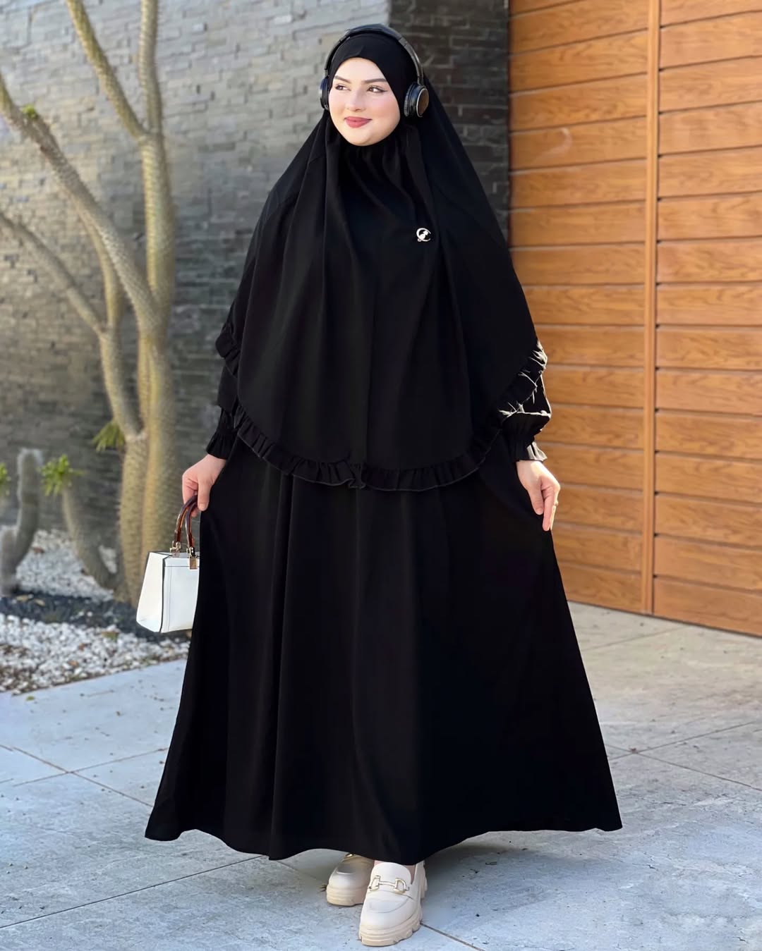 عباية السودا الخليجية