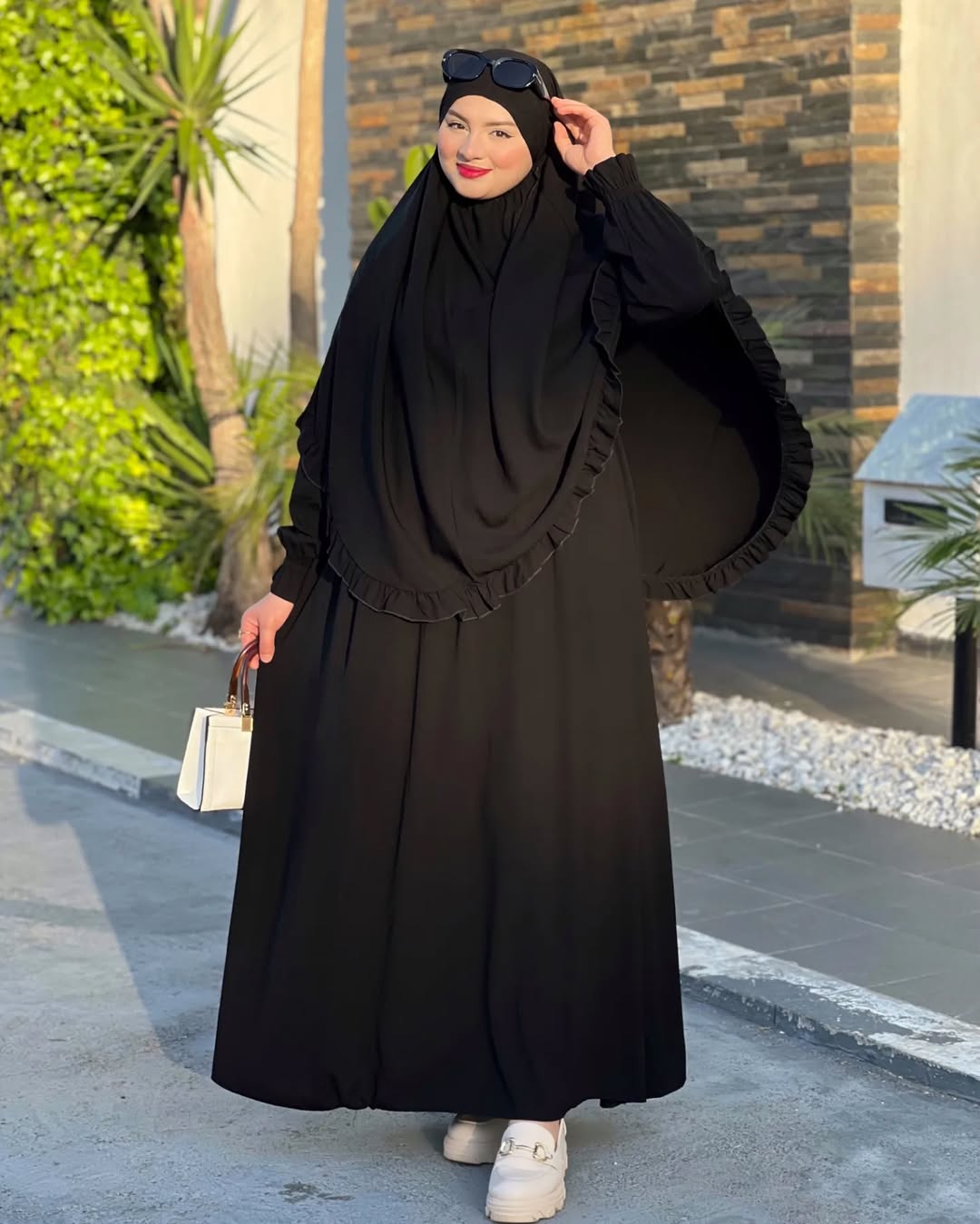 عباية السودا الخليجية