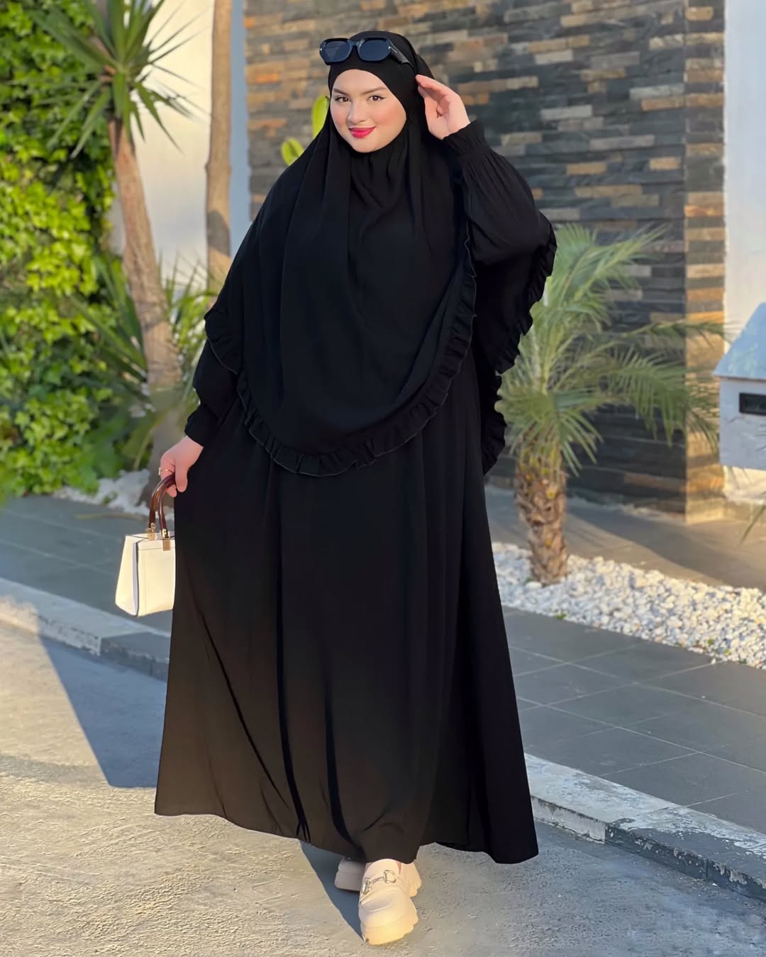 عباية السودا الخليجية